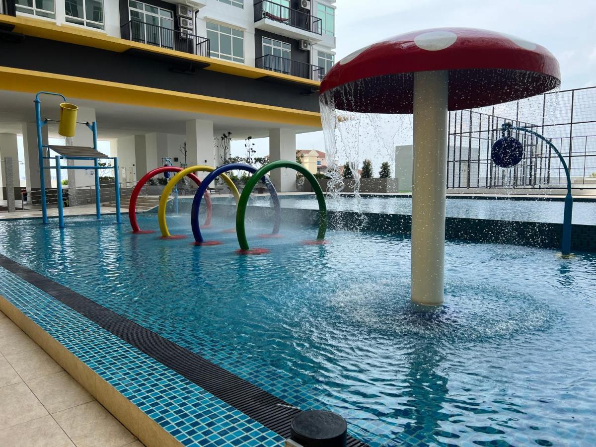 Appartement New!! Loving Night Novo 2Br 4-9Pax I Jonker I Netflix I Family à Malacca Extérieur photo
