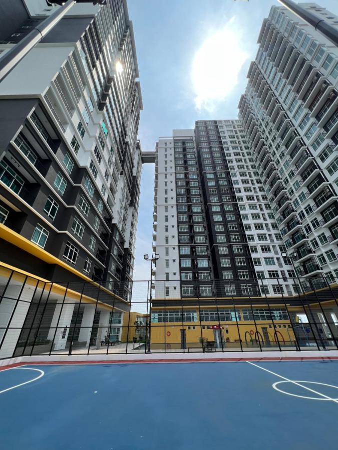 Appartement New!! Loving Night Novo 2Br 4-9Pax I Jonker I Netflix I Family à Malacca Extérieur photo