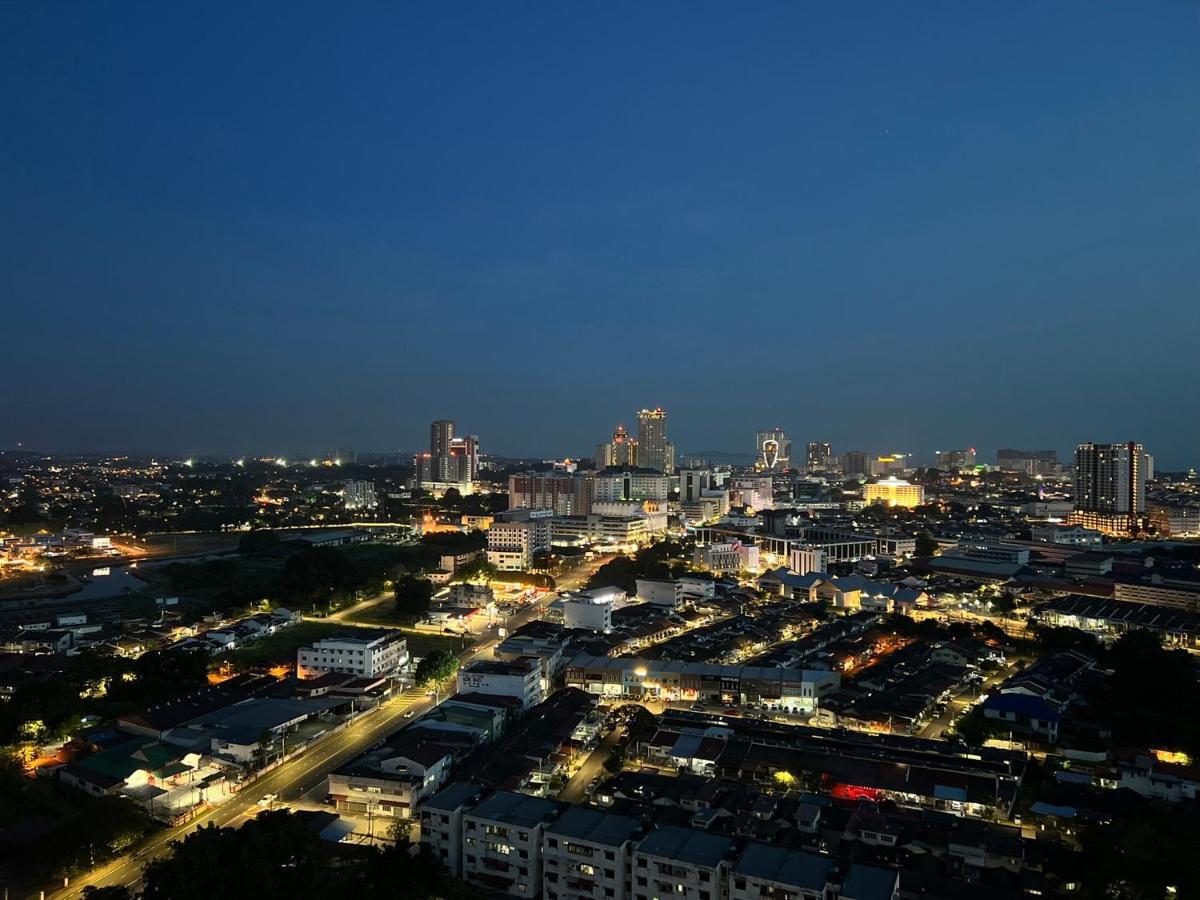 Appartement New!! Loving Night Novo 2Br 4-9Pax I Jonker I Netflix I Family à Malacca Extérieur photo